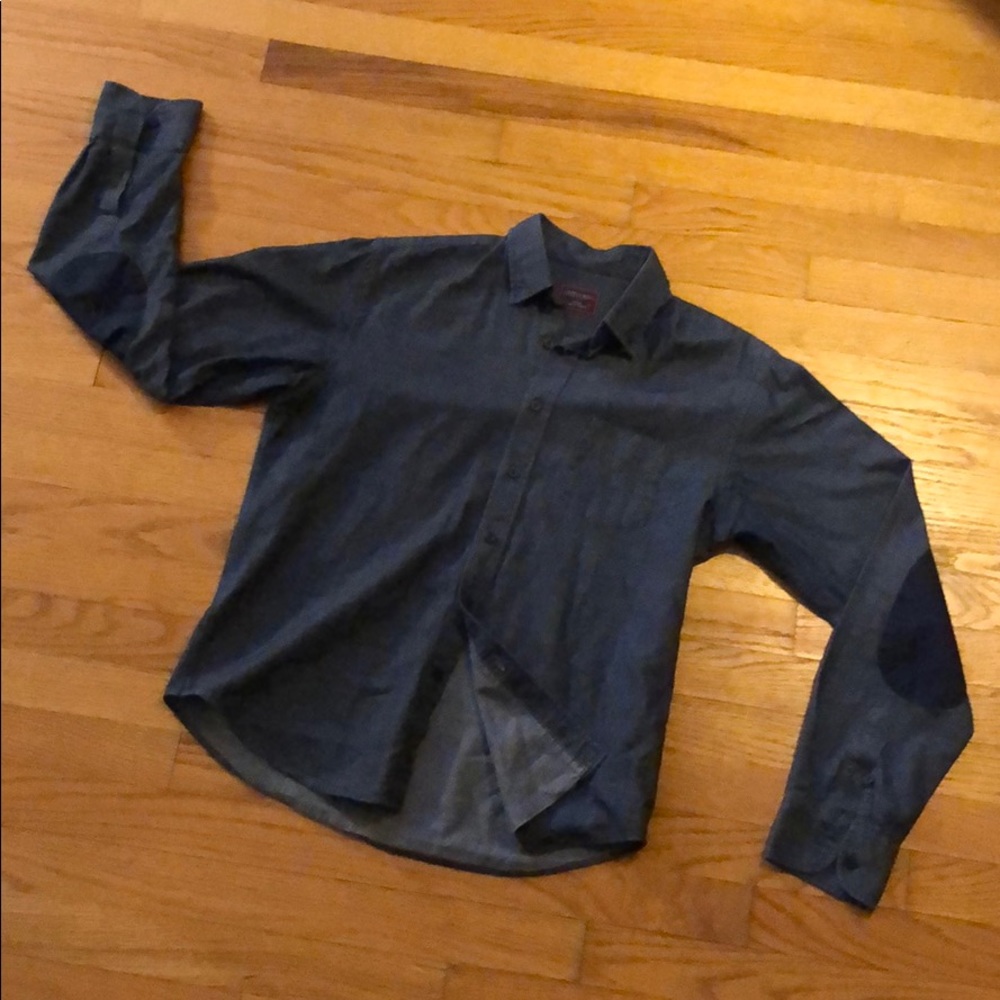 UNTUCKit size S, denim button down shirt, EUC.